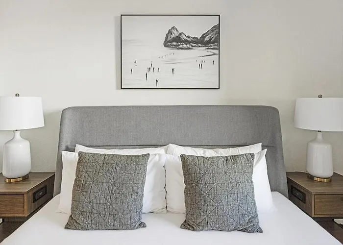 Landing - Modern With Amazing Amenities Apartment