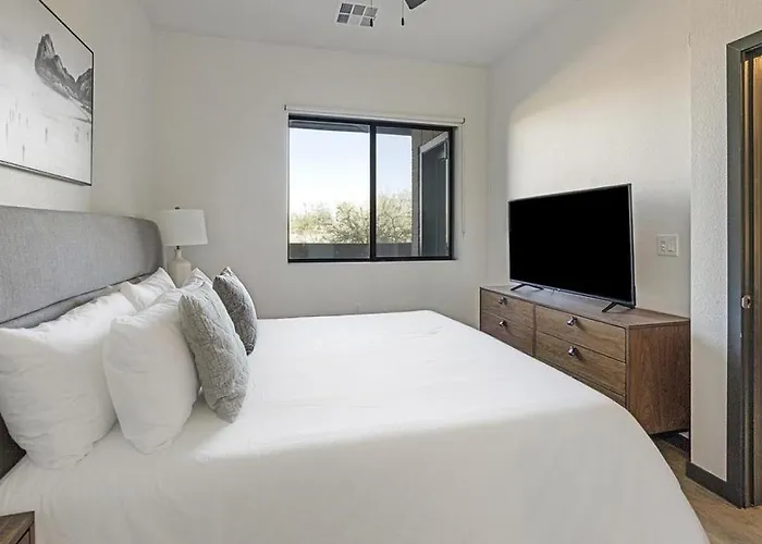 Apartment Landing - Modern With Amazing Amenities *