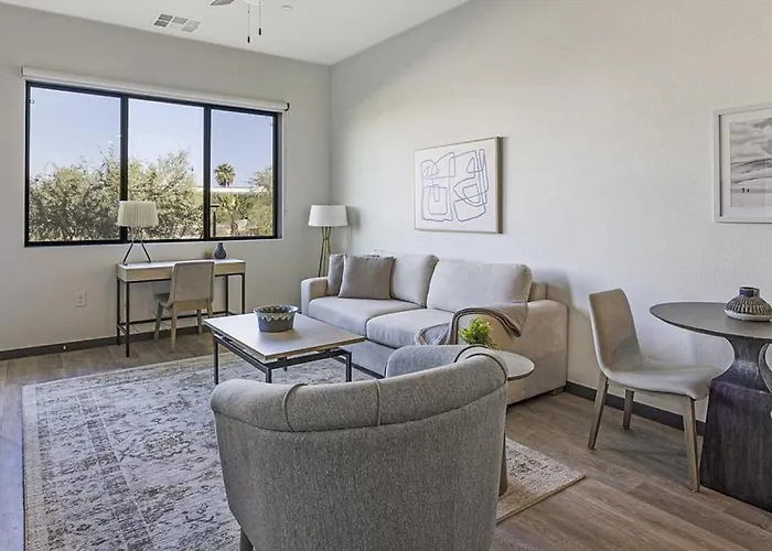 Landing - Modern With Amazing Amenities Apartment